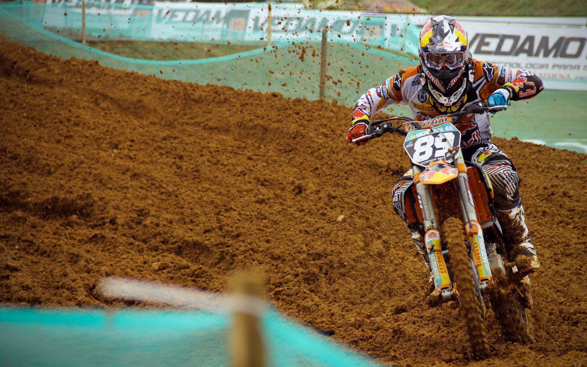 爱爱游戏-主播与战队联动推广电竞文化影响力不断扩大，电竞主播合作