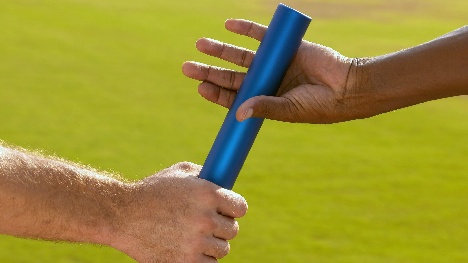 赛场临战反应快，战术应变有效，比赛临场发挥